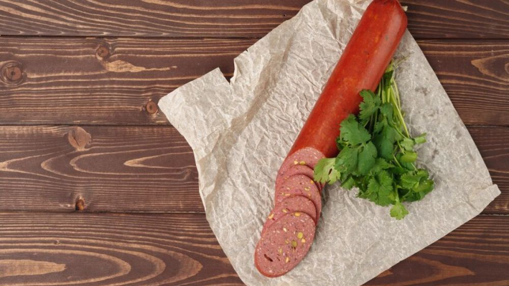 Сырокопчёная колбаса по ГОСТу: возрождение вкуса из прошлого Сырокопчёная колбаса по ГОСТу: возрождение вкуса из прошлого
