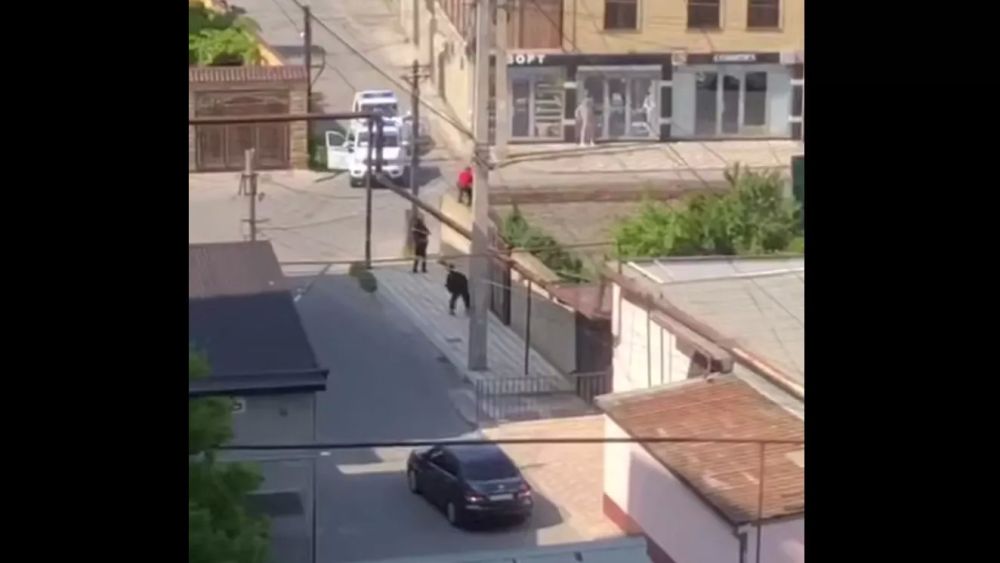 В Махачкале разразилась стрельба: неизвестные открыли огонь по ДПС, есть жертвы В Махачкале разразилась стрельба: неизвестные открыли огонь по ДПС, есть жертвы