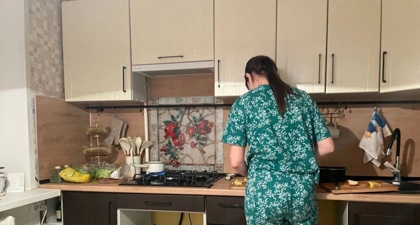 Как вернуть кухонной мебели первозданный вид: простые и экологичные методы очистки Как вернуть кухонной мебели первозданный вид: простые и экологичные методы очистки