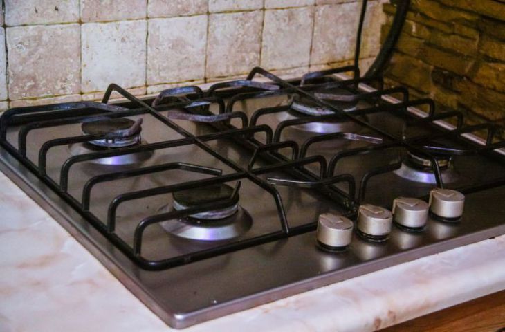 Народные методы очистки плиты от пригоревшего жира: быстро и без лишних затрат Народные методы очистки плиты от пригоревшего жира: быстро и без лишних затрат