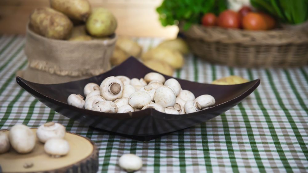 Быстро и вкусно: готовим маринованные шампиньоны за 10 минут Быстро и вкусно: готовим маринованные шампиньоны за 10 минут