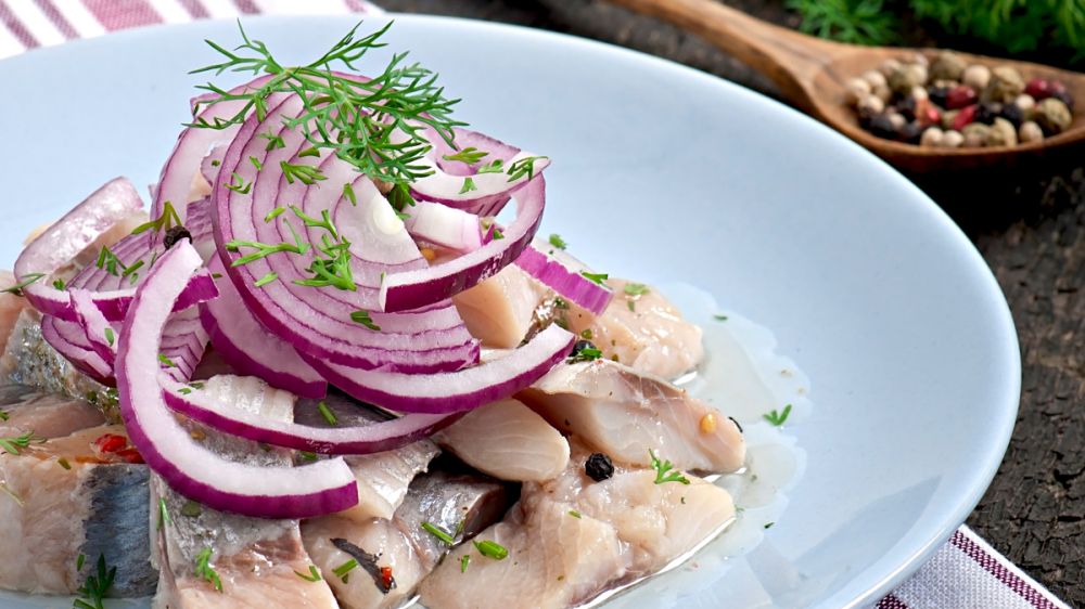 Как приготовить вкуснейшую селёдку сухого посола у себя дома Как приготовить вкуснейшую селёдку сухого посола у себя дома