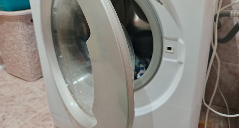 Почему не стоит оставлять открытой дверцу стиральной машины Почему не стоит оставлять открытой дверцу стиральной машины