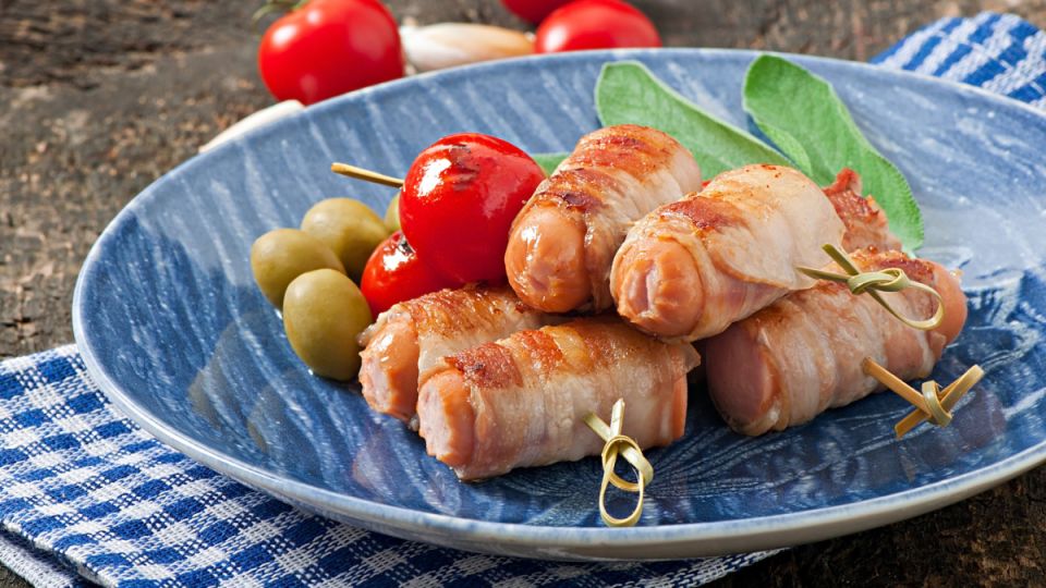 Праздничные мясные рулетики: идеальный рецепт для Нового года Праздничные мясные рулетики: идеальный рецепт для Нового года