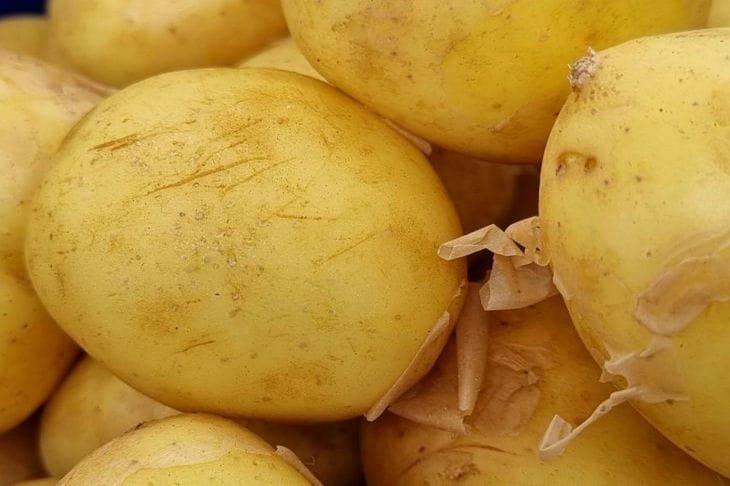 Как быстро и вкусно приготовить картошку в микроволновке: простой рецепт, который приятно удивит Как быстро и вкусно приготовить картошку в микроволновке: простой рецепт, который приятно удивит