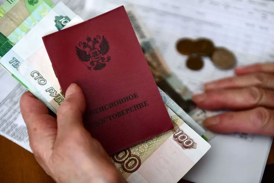 Работающие пенсионеры получат прибавку: подробности грядущего повышения пенсий Работающие пенсионеры получат прибавку: подробности грядущего повышения пенсий