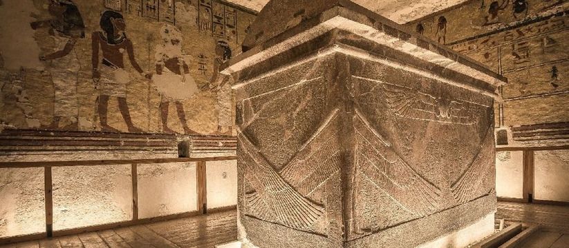 Сенсационная находка: древний манускрипт из гробницы Саккары хранит тайны тысячелетий
