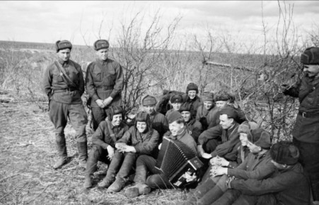   :       1942 