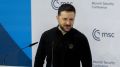 Зеленский исключен из переговоров, но продолжает держать удар