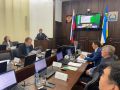 В малом зале Народного Хурала проходит важное собрание комитета по экономической политике, которое ведёт Бадмадоржо Жигжитов. В центре обсуждения реализация Закона Республики Бурятия Об экологическом образовании, просвещении и формировании экологическо