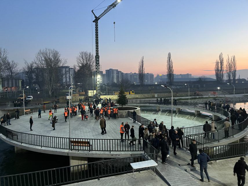 Мост «дружбы». Вместо реальной политики