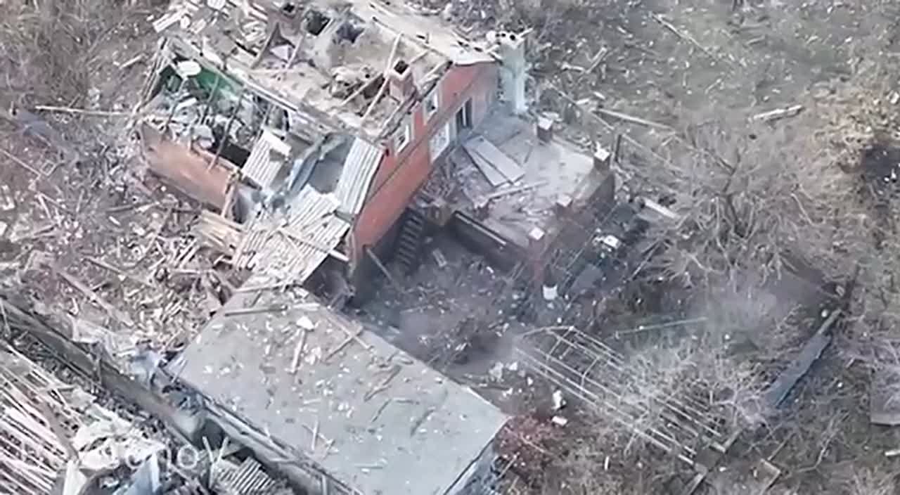 Даниил Безсонов: Кадры из освобожденного ранее бойцами 1435-го мсп ГрВ Центр н.п. Светлое в ДНР